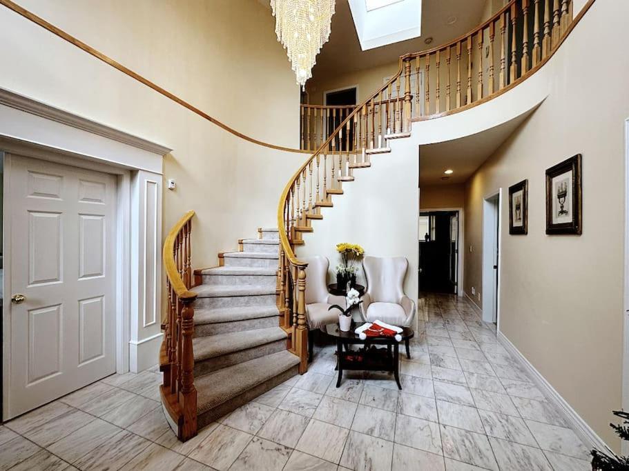 Super Cosy 8Bed & 6Bath In Vancouver Heart Near To Airport And Downtown 외부 사진